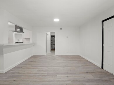 P1588410
