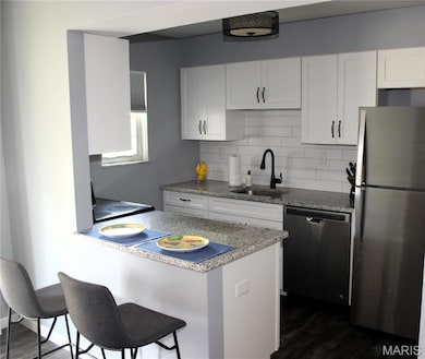 3106 Carnaby Ln unit C, Bridgeton, MO 63044 - photo 3