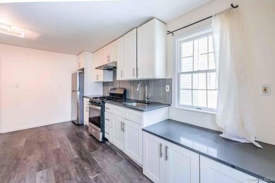 3314 204th St, Bayside, NY 11361 - photo 5