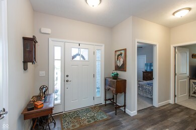 5645 Poplar Woods Ct, Columbus, IN 47203 - photo 3