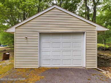 233 Gold Finch Rd, Bushkill, PA 18324 - photo 2