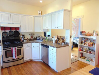 8 Roger St unit 2, Providence, RI 02906 - photo 2