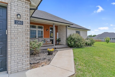 1360 N Rainbow Ct-4