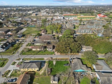 8604 Helmers St, Houston, TX 77022 - photo 3