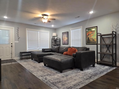 505 W van Trees St, Washington, IN 47501 - photo 3