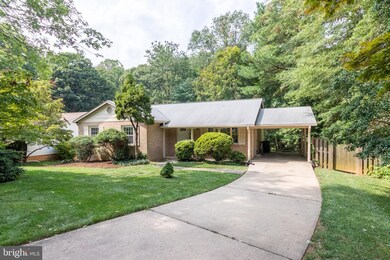 9516 Stevebrook Rd, Fairfax, VA 22032 - photo 3