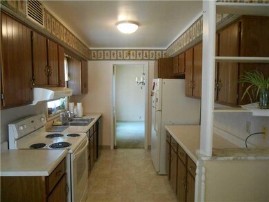 Kitchen. Nook positioned at the end of the kitchen