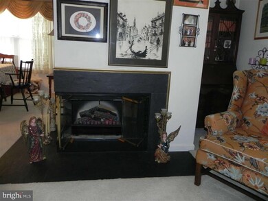 14 Fallen Tree Ct unit D, Halethorpe, MD 21227 - photo 7