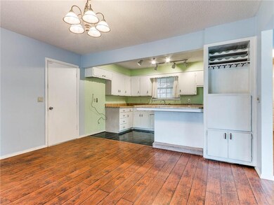 5816 NW 68th St, Warr Acres, OK 73132 - photo 5