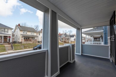 1002 Ellsworth 002