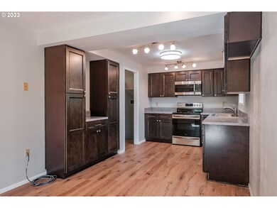 302 Sixth St, Amity, OR 97101 - photo 6