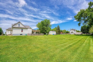 200 N Walnut St (10)