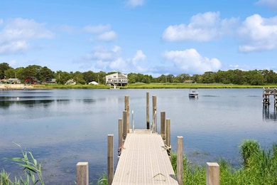 17 Huntington Ln, Riverhead, NY 11901 - photo 2