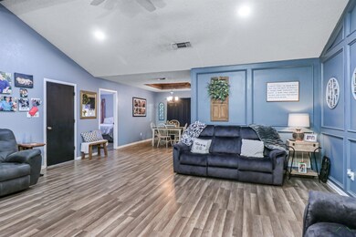 2701 Aspen St, Kilgore, TX 75662 - photo 4