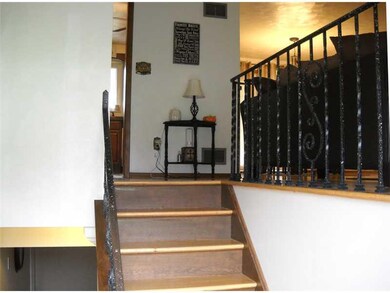 Entry/Foyer.