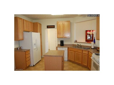 Great Kitchen with dining area.