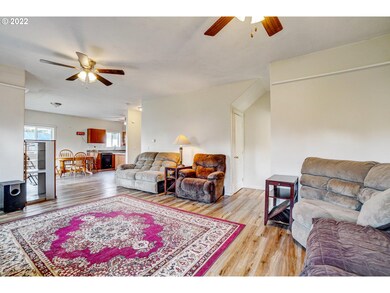 818 S Bridge St, Sheridan, OR 97378 - photo 3