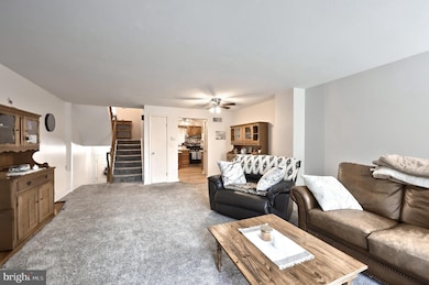 413 Weldon Dr, York, PA 17404 - photo 5