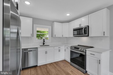 14 Evergreen Dr, Willingboro, NJ 08046 - photo 2