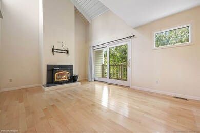 8 Currier Ct unit 8, Cheshire, CT 06410 - photo 3