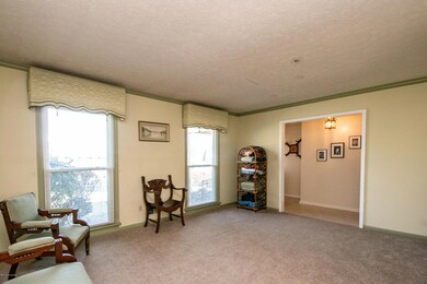 8704 Michael Ray Dr, Louisville, KY 40219 - photo 6