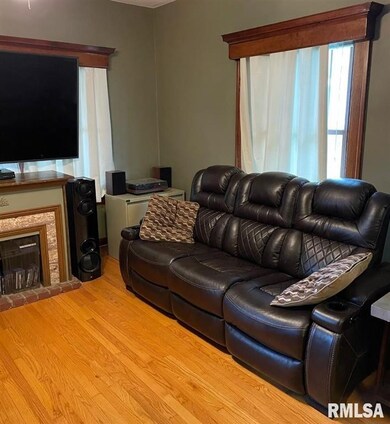 2120 Wilkes Ave, Davenport, IA 52804 - photo 6