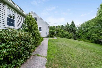 37 Litchfield Rd, Londonderry, NH 03053 - photo 2