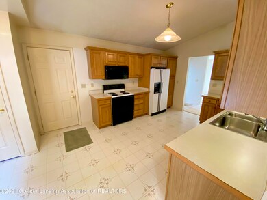 7 Kitchen 1