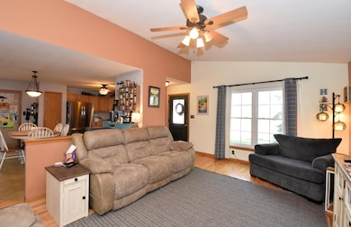 1087 Cleveland Ave, Hartford, WI 53027 - photo 4