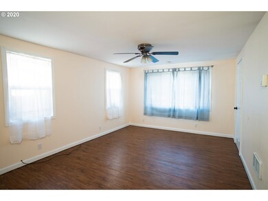 Bedroom, Primary