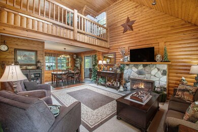 5881 Little Paw Paw Lake Rd living room