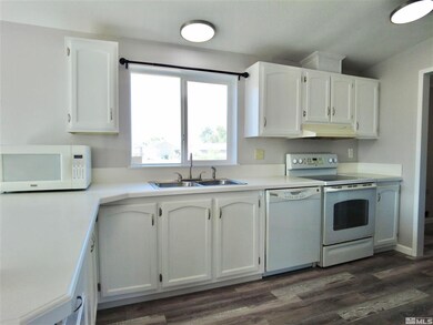 6175 Tausha Dr, Winnemucca, NV 89445 - photo 4