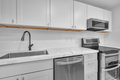 551 Abingdon Way, Davie, FL 33325 - photo 5