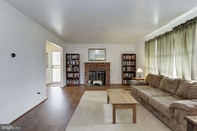 1200 Raydale Ct, Hyattsville, MD 20783 - photo 7