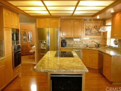 Fabulous Kitchen with gorgeous granite, maple cabi
