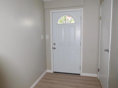 746 Elaine Rd, Columbus, OH 43213 - photo 2