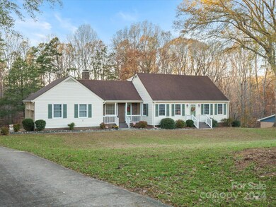 1949 Crestwood Ln, Clover, SC 29710 - photo 2