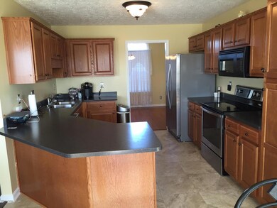 527 Autumn Glen Dr, Mount Washington, KY 40047 - photo 6