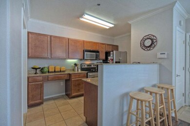 2134EBroadway1023-006