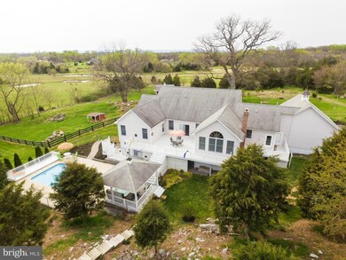 918 Hollida Ln, Martinsburg, WV 25404 - photo 3