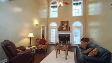 LivingRm01