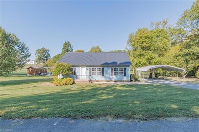 1817 Yorktown Ln, Asheboro, NC 27203 - photo 4