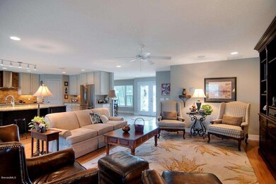 117 La Riviere Road