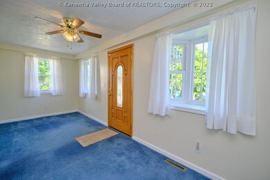 Bonus room at main entrance