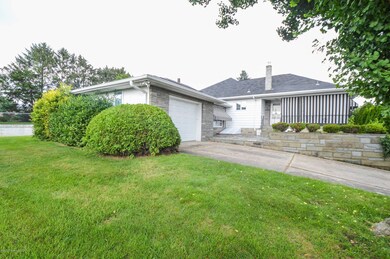 400 Mcclure Ave, Old Forge, PA 18518 - photo 2