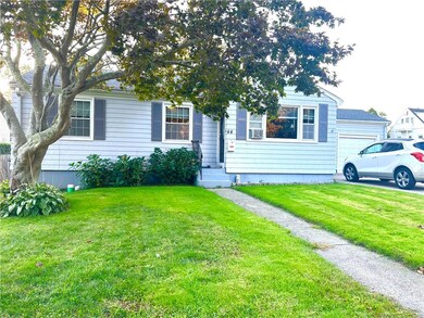 44 Livingston Place, Middletown, RI 02842 - photo 2