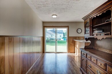 1285 Evaline Dr, Columbus, OH 43224 - photo 5