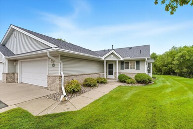 03-766 Sterling Ct-3.jpg