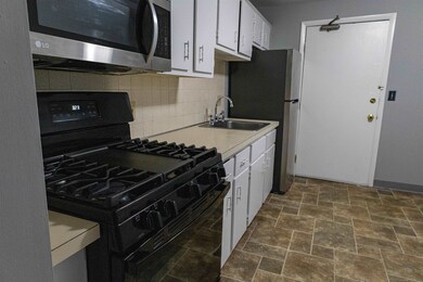 136 Mammoth Rd unit 27, Hooksett, NH 03106 - photo 2