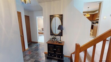 51 Jefferson Rd, Glenmont, NY 12077 - photo 4